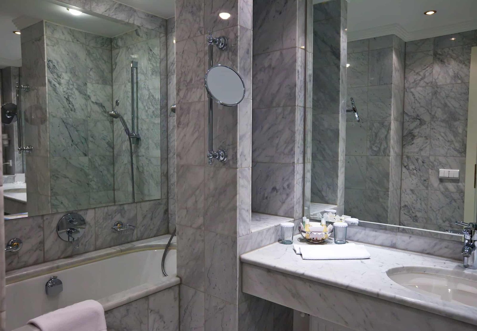 Depositphotos_9913420_L